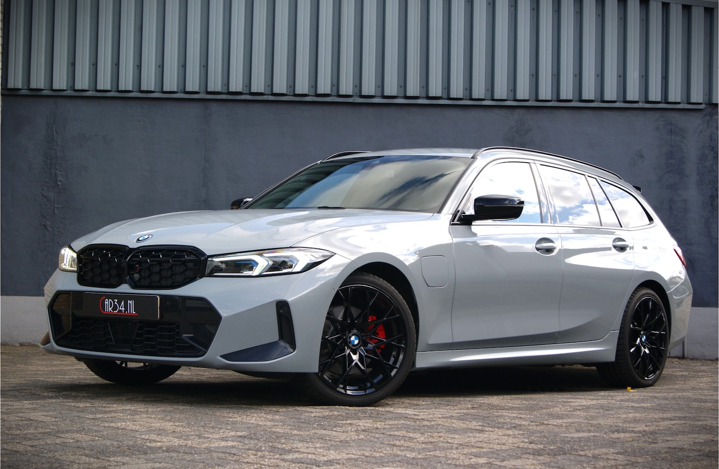 BMW 3-serie Touring - 330e 292PK Lci M-Sport Shadow Widescreen/ACC/Camera/19Inch - AutoWereld.nl