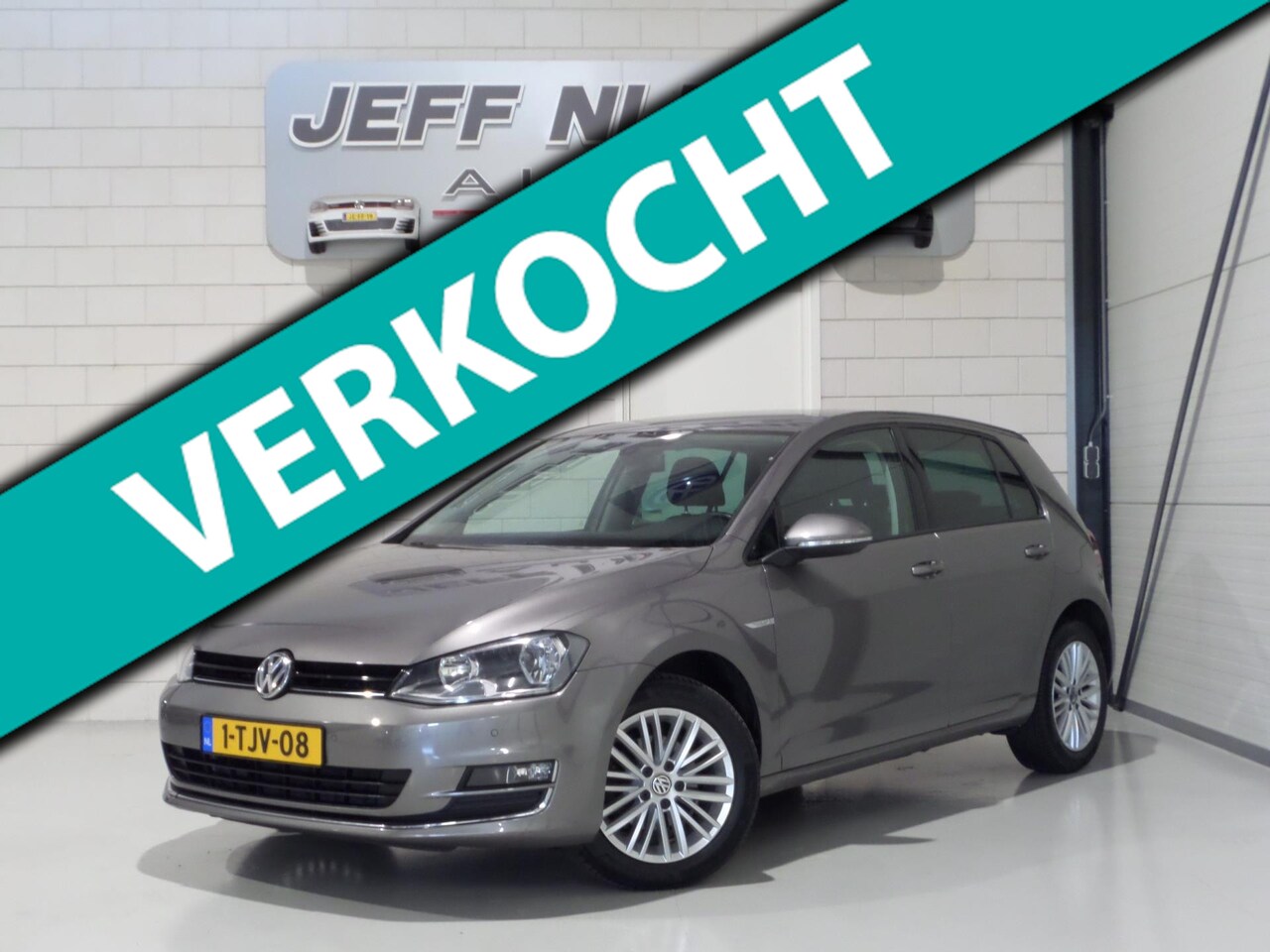 Volkswagen Golf - 1.2 TSI Highline CUP Edition "Origineel NL!" Navigatie Bluetooth Parkeersens, van 2e eigen - AutoWereld.nl