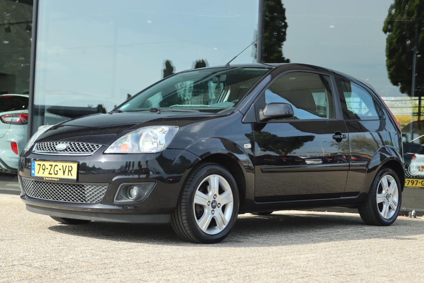 Ford Fiesta - 1.3-8V FUTURA | ORIG. NL | CLIMATE | PDC | LMV | CENTR. DEURVERGRENDELING - AutoWereld.nl