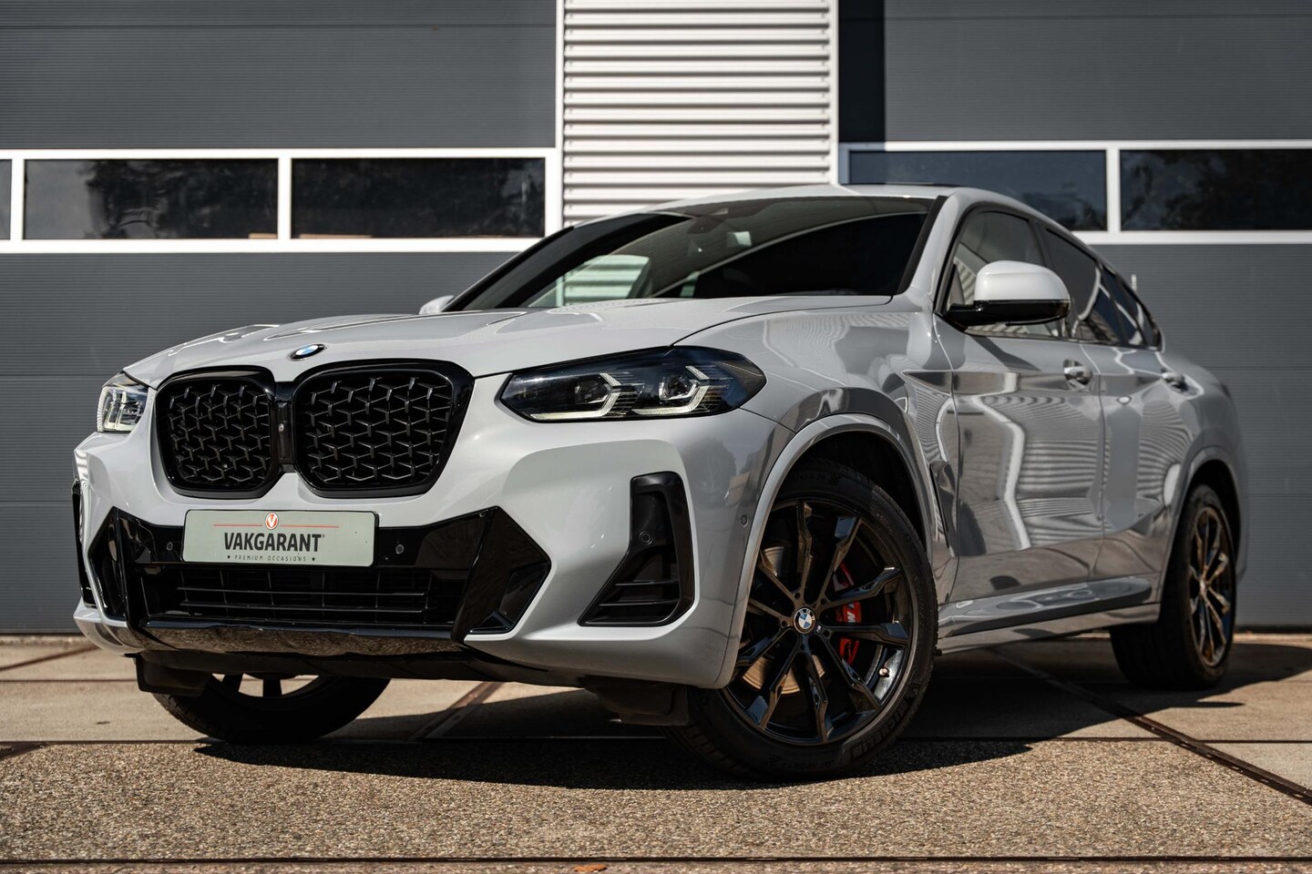 BMW X4 - xDrive20i High Executive |Pano |M-Kuipstoelen |Carbon interieur |360° |Sfeer |Memory Seats - AutoWereld.nl