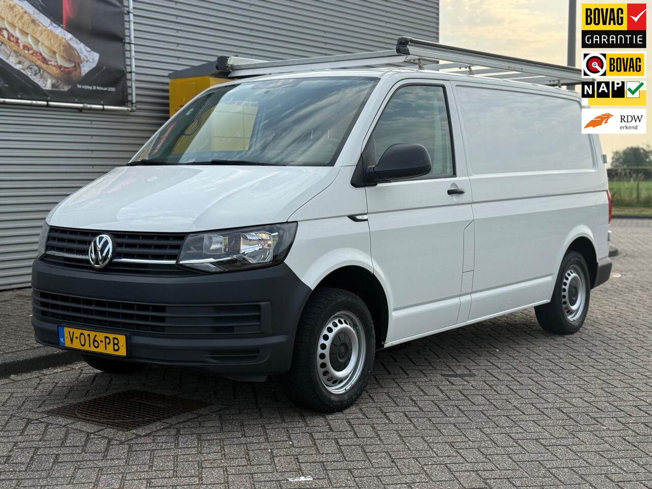 Volkswagen Transporter - 2.0 TDI Bj 2018 AIRCO Imperial + Inrichting - AutoWereld.nl