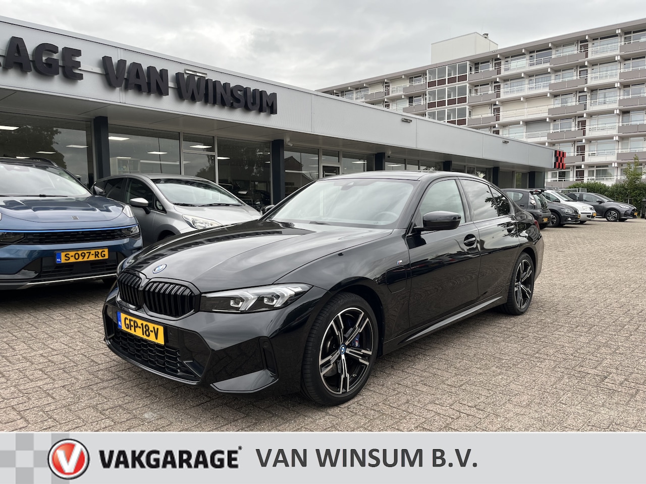 BMW 3-serie - 320e M-Sport pakket Panodak Pdc Lmv Wegklapbare trekhaak Navi Nap Stuurverwarming, Stoelve - AutoWereld.nl