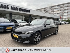 BMW 3-serie - 320e M-Sport pakket Panodak Pdc Lmv Wegklapbare trekhaak Navi Nap Stuurverwarming, Stoelve