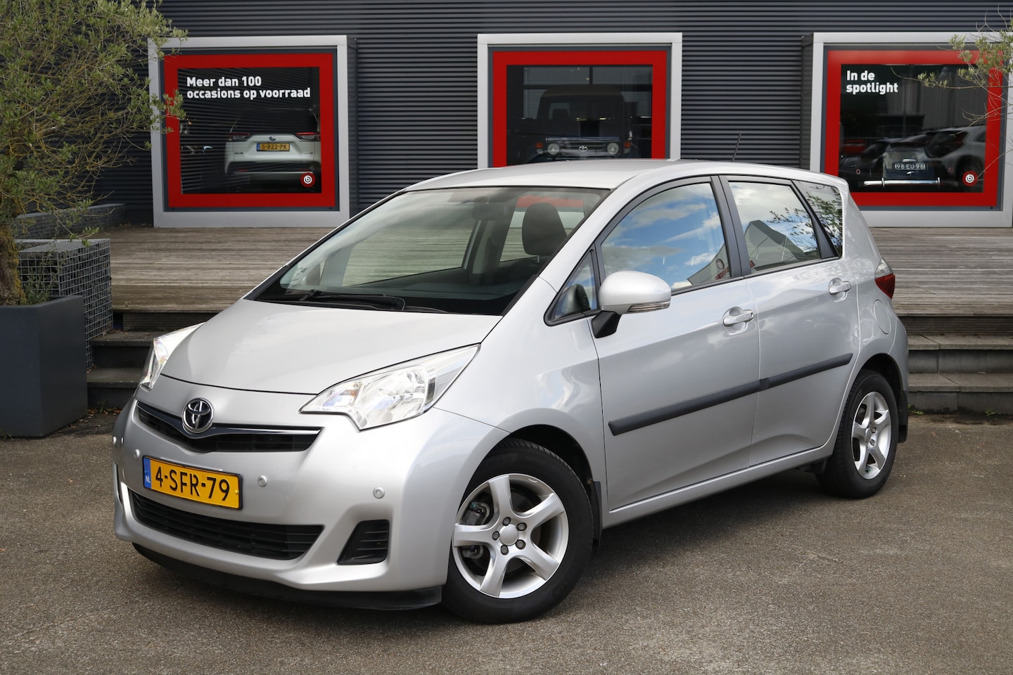Toyota Verso S - 1.3 VVT-i Comfort Plus 1.3 VVT-i Comfort Plus - AutoWereld.nl