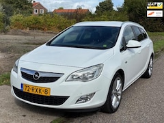 Opel Astra Sports Tourer - 1.4 Turbo Cosmo ECC Audio-CD Navi Leder LMV 18" ESP Cruisecontrol PDC Trekhaak Dealeronder