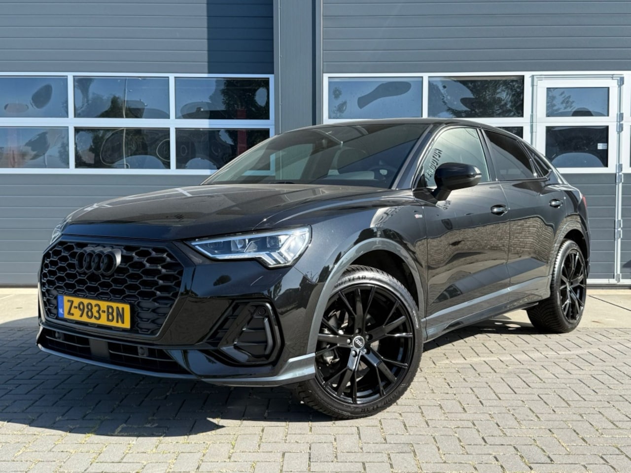 Audi Q3 Sportback - S-line Black Edition 35 TFSI S Edition - AutoWereld.nl