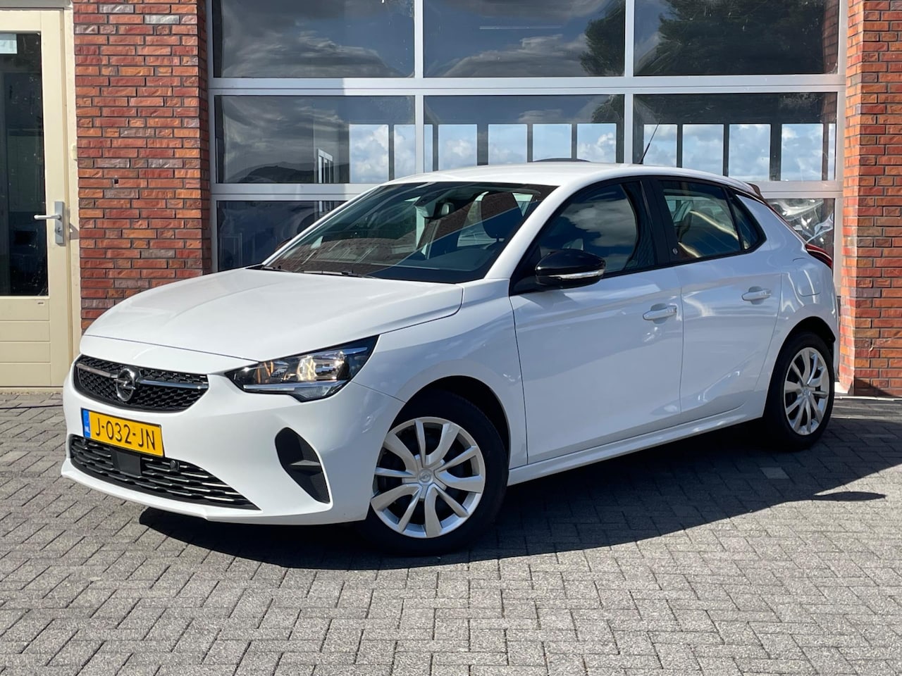 Opel Corsa-e - Edition 50 kWh | SOH 86% | Cruise Control | Climate Control | CarPlay | Navigatie | 2020 | - AutoWereld.nl