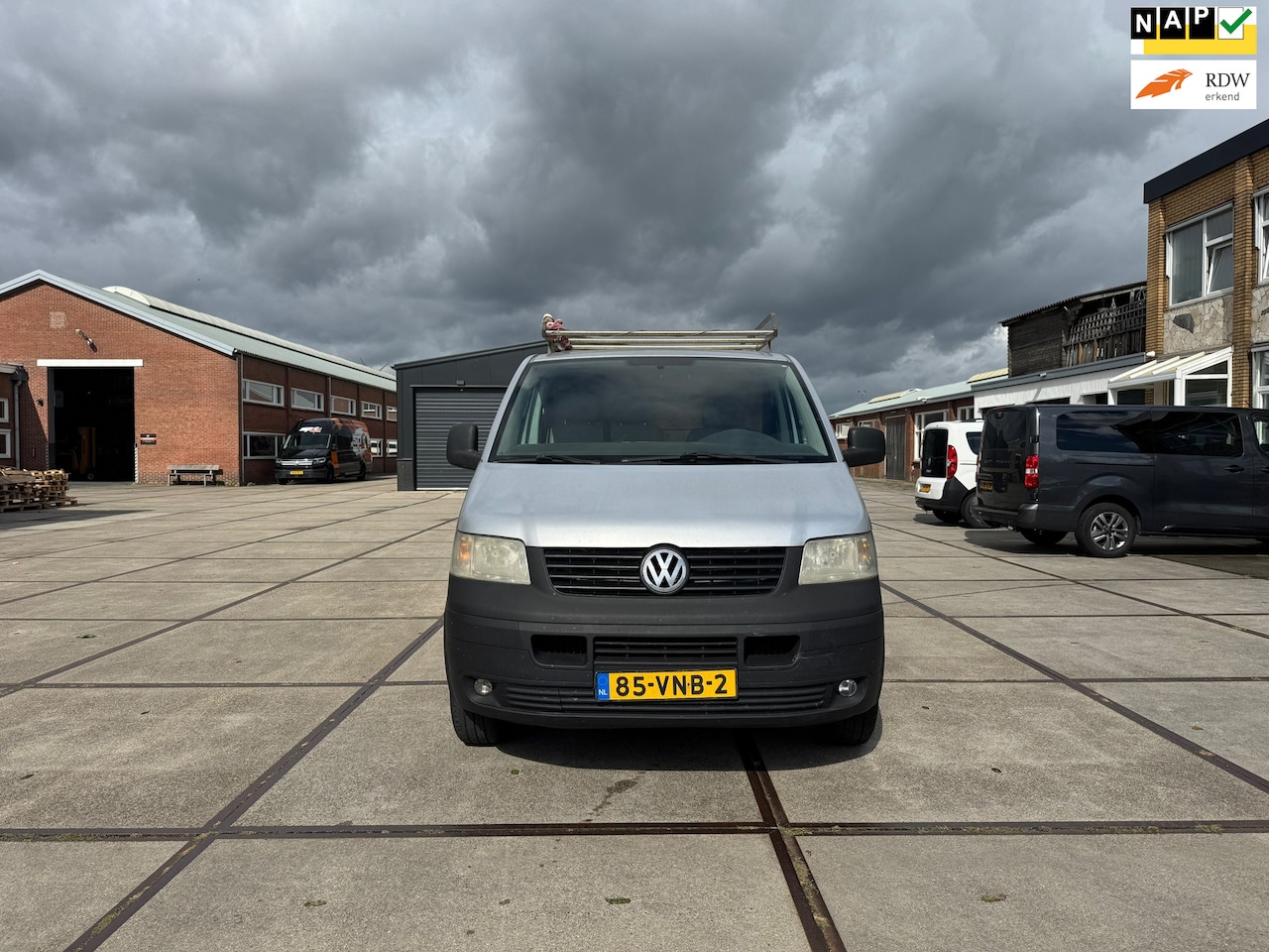 Volkswagen Transporter - 2.5 TDI Automaat L+R schuifdeur Navi - AutoWereld.nl