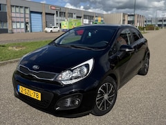 Kia Rio - 1.2 CVVT 2014 5-deurs Parkeersensoren Scherm Aux