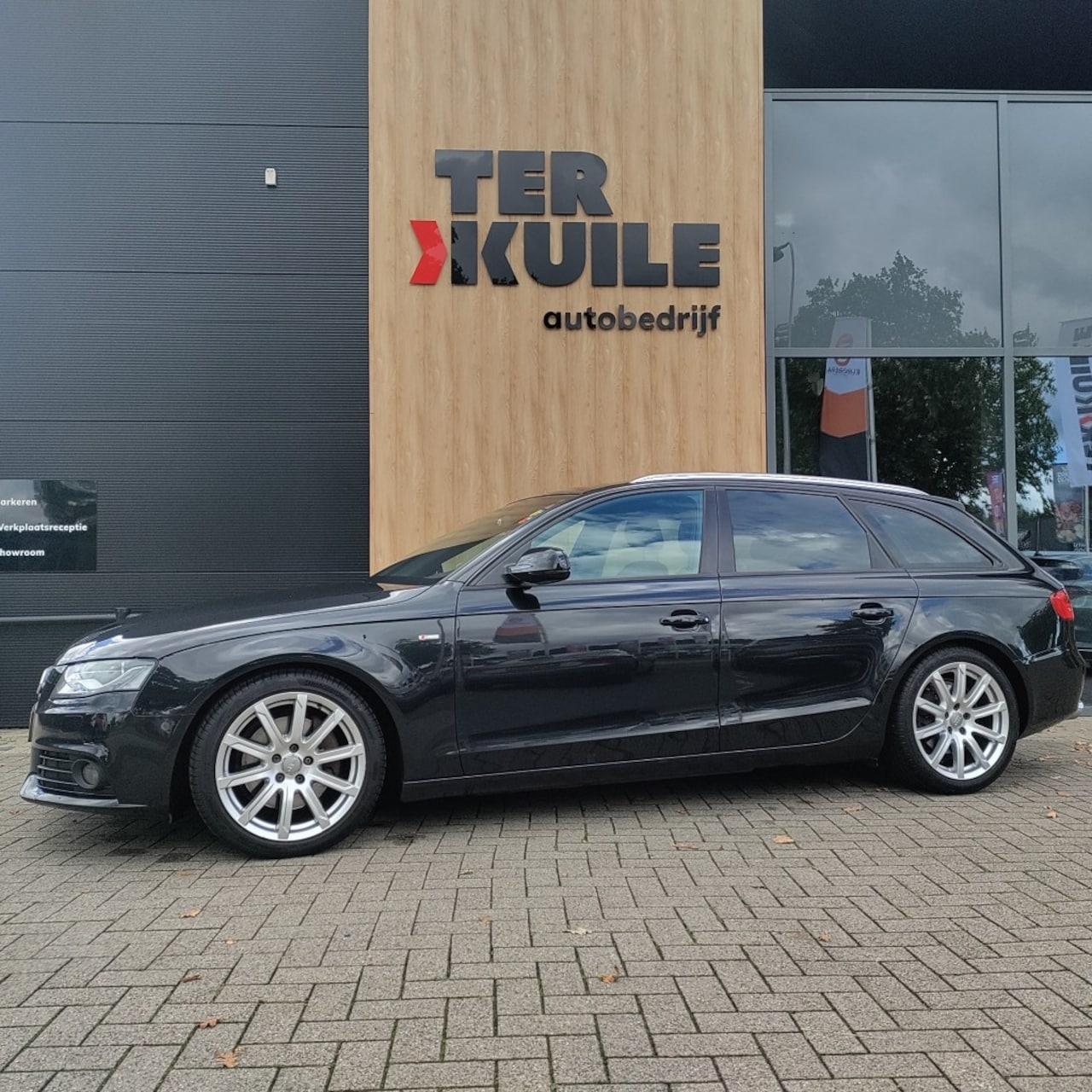 Audi A4 Avant - 2.0 TFSI S-PRO LINE 2011 automaat avant zwart/zwart - AutoWereld.nl