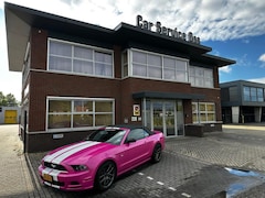 Ford Mustang - USA 3.7 V6 met "Rose Indian Brilliant"- Wrap