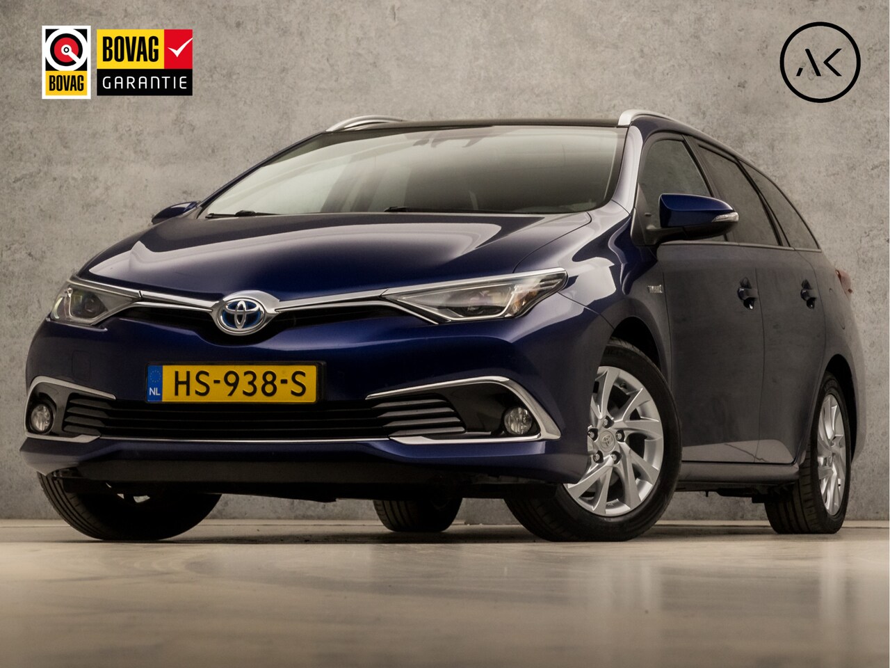 Toyota Auris Touring Sports - 1.8 Hybrid Sport Automaat (PANORAMADAK, GROOT NAVI, LEDER, CAMERA, KEYLESS, SPORTSTOELEN, - AutoWereld.nl