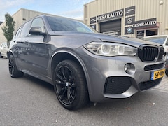 BMW X5 - xDrive30d High Executive M PAKKET / PANO / BOM VOL
