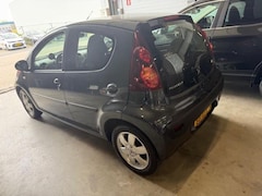 Peugeot 107 - 1.0 Active