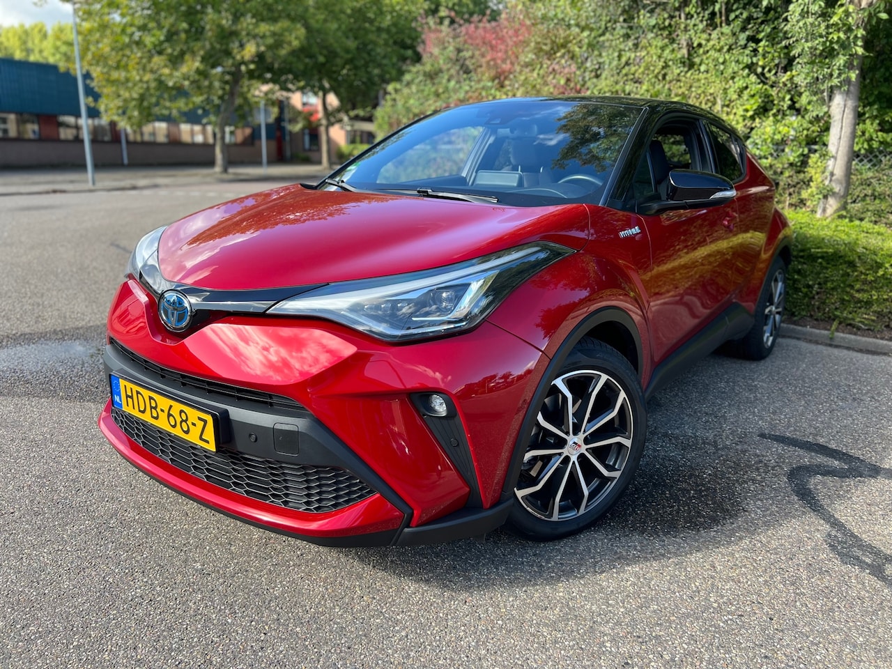 Toyota C-HR - 2.0 Hybrid Bi-Tone I GR Sport I 18inch I Apple Carplay - AutoWereld.nl