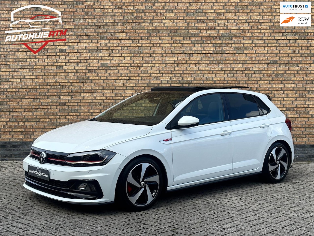 Volkswagen Polo - 2.0 TSI GTI Pano Virtual Beats Blind Acc Stoelvw Led Climatr - AutoWereld.nl