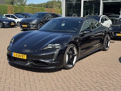 Porsche Taycan - Turbo 93 kWh / Panoramadak / Camera / Passenger Display / 20'' / Luchtvering / Matrix LED
