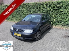Volkswagen Polo - 1.4-16V Trendline 5 deurs NIEUWE APK