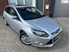 Ford Focus - 1.0 EcoBoost Lease Titanium / Pano / Navi / Camera / PDC / Stoelverwarming