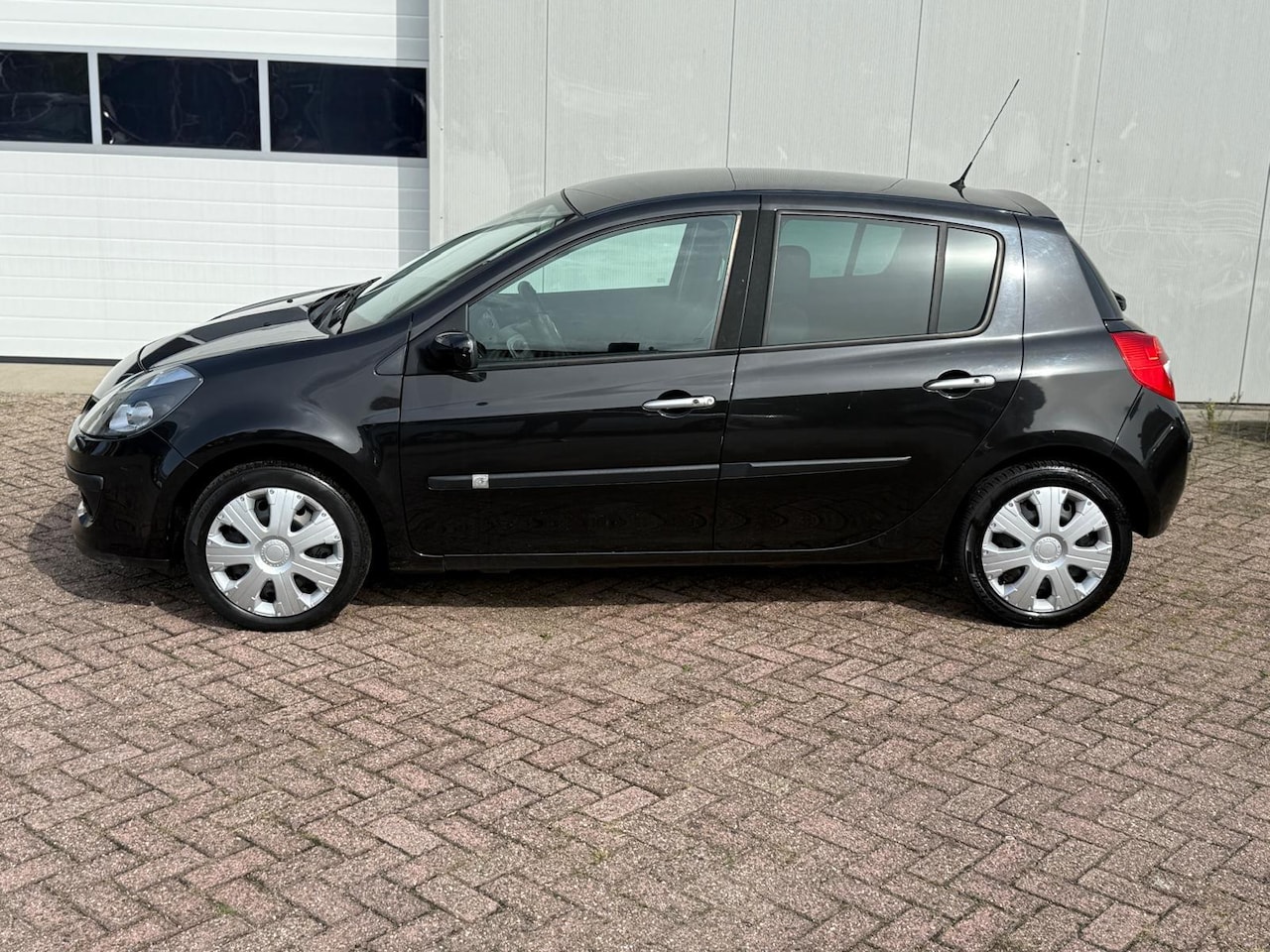 Renault Clio - 1.2 TCE Business Line 1.2 TCE Business Line - AutoWereld.nl