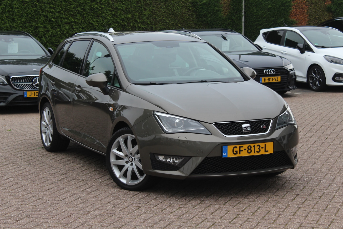 SEAT Ibiza ST - 1.2 TSI FR Dynamic / Trekhaak / Navigatie / Leder&Alcantara / Parkeerhulp achter / 17'' / - AutoWereld.nl