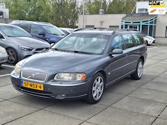 Volvo V70 - €2750, -2.5T AWD Ocean Race Vol Trekhaak Navi