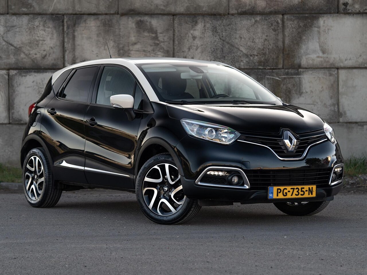 Renault Captur - 0.9 TCe 90pk Dynamique (SUV 5-dr.) 09-2015 | Navi | Cruise | Airco Auto - AutoWereld.nl