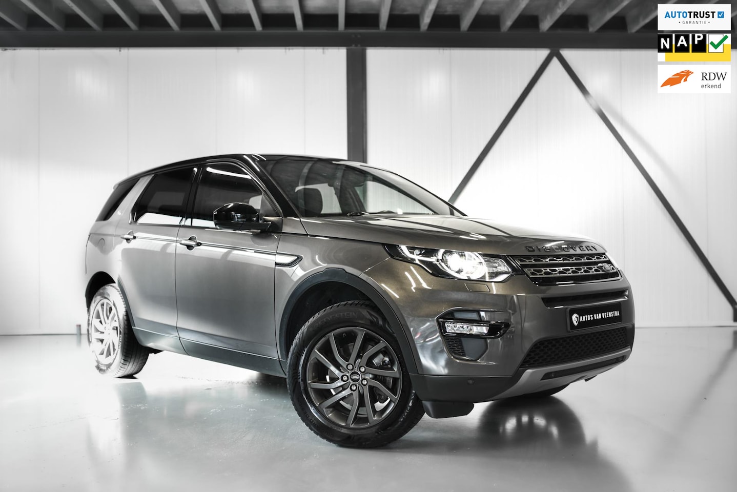 Land Rover Discovery Sport - 2.0 TD4 HSE Luxury | PANO | Leer | NAP | Alle opties! | Nieuwe Distributie! - AutoWereld.nl