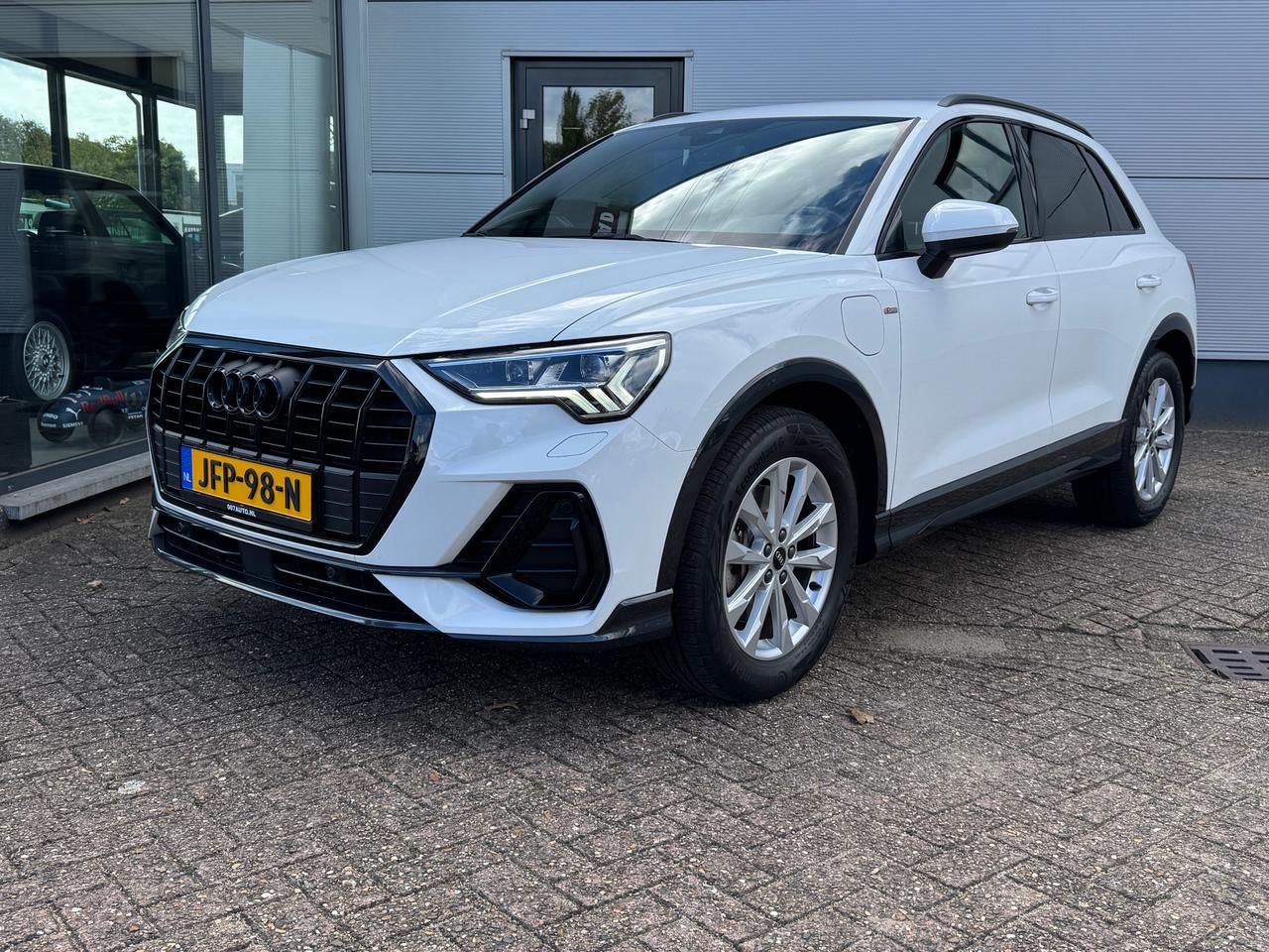 Audi Q3 - 45 TFSI E | 2X S-LINE | DEALERONDER - AutoWereld.nl