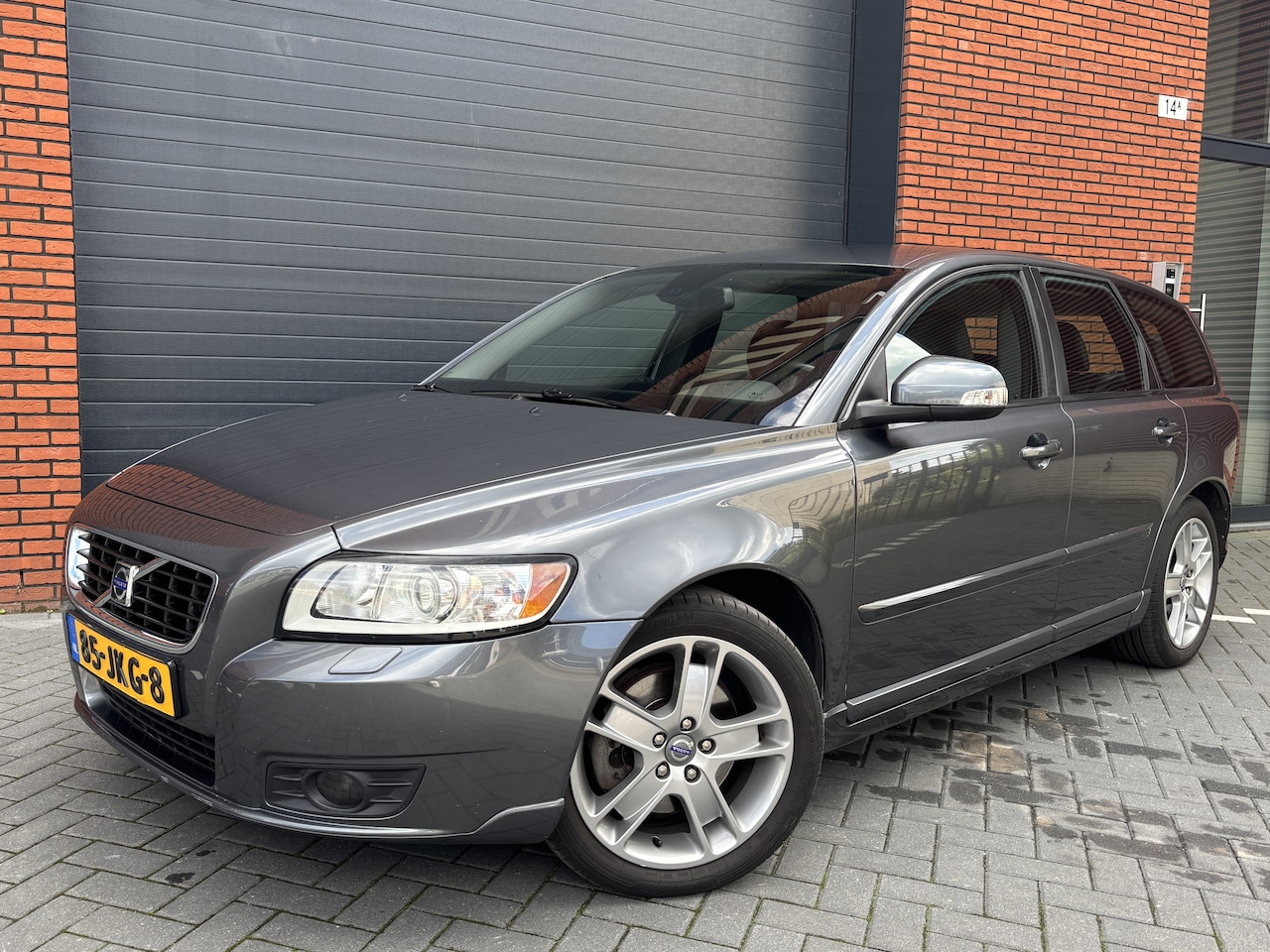 Volvo V50 - 2.4i Edition II Automaat / Leder / Trekhaak / PDC / Cruise - AutoWereld.nl