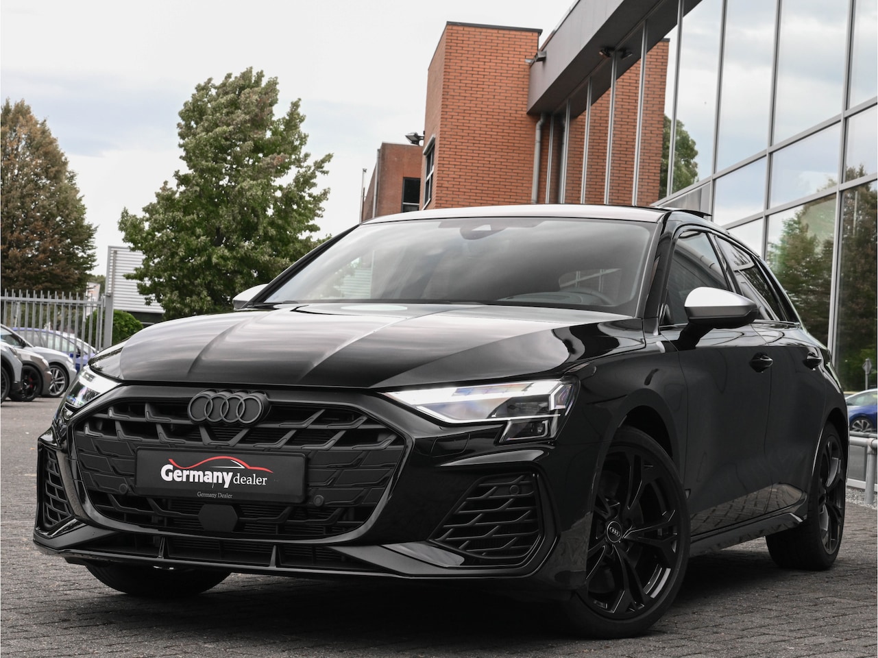 Audi S3 - Sportback 2.0TFSI 334pk Quattro Pano HUD M-Led RS-Zetels+Memo Sfeerverl Sonos Keyless VOL! - AutoWereld.nl