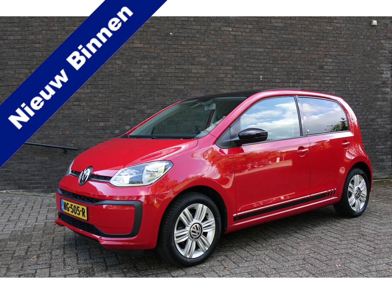 Volkswagen Up! - 1.0 BMT up! beats 1.0 BMT up! beats, panoramadak, airco, PDC, Cruise control, Camera All season banden - AutoWereld.nl