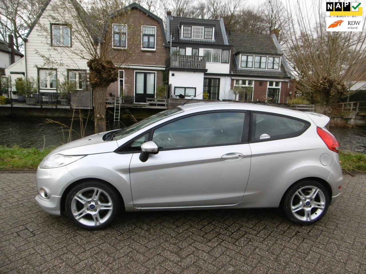 Ford Fiesta - 1.6 Sport 120pk Clima Cruise PDC Historie Geen import - AutoWereld.nl