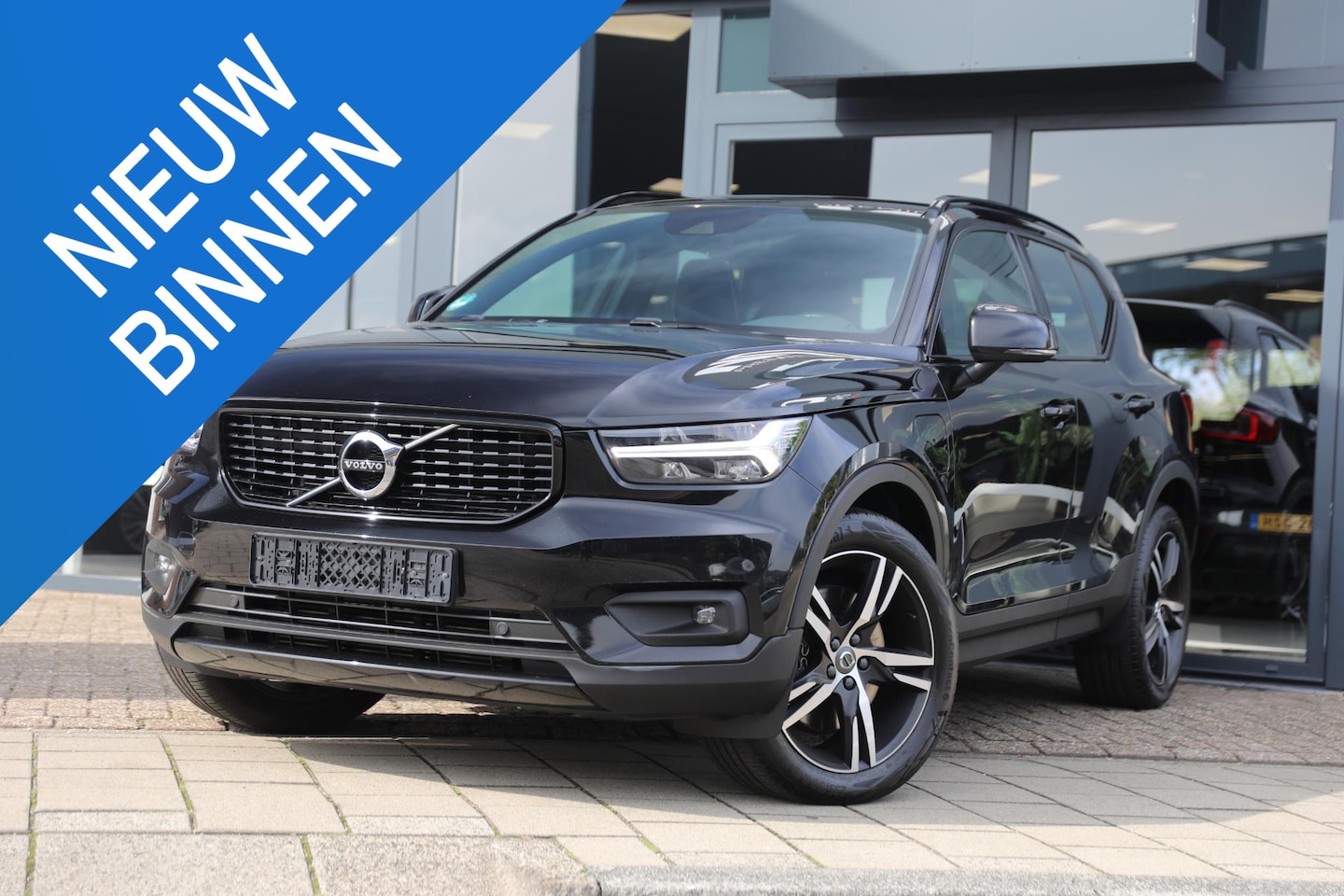 Volvo XC40 - 1.5 T5 Recharge R-Design | Apple Carplay | Verwarmd Stuurwiel | Trekhaak - AutoWereld.nl