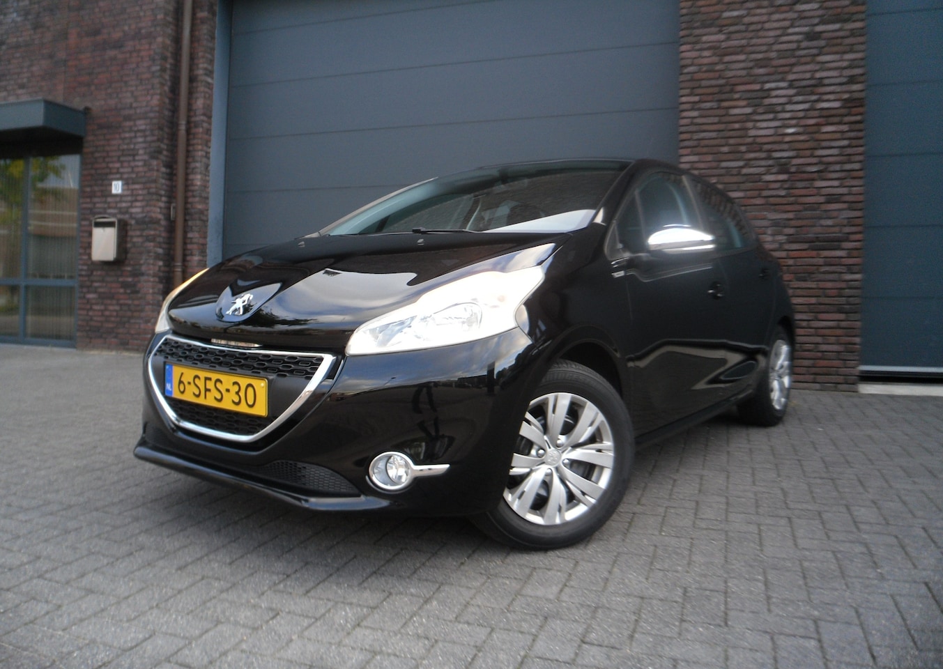 Peugeot 208 - 1.2 Vti Urban Soul 54d KM Nap 5 Deurs Navi - AutoWereld.nl