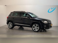 Volkswagen Tiguan - 1.4 TSI R-Line Edition Camera Line-Assist Panoramadak Leder Stoelverwarming