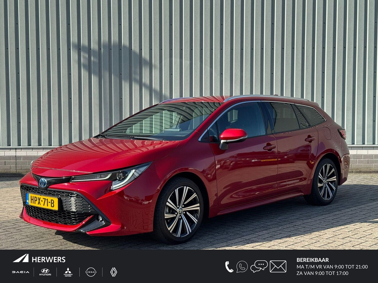 Toyota Corolla Touring Sports - 1.8 Hybrid Business + Automaat / Navigatie via Apple Carplay of Android Auto / Achteruitri - AutoWereld.nl