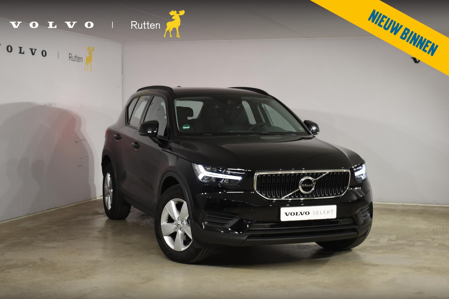 Volvo XC40 - T3 163PK Automaat Business Pro / Navigatie / Camera / Stuur & Stoelverwarming / Cruise Con - AutoWereld.nl