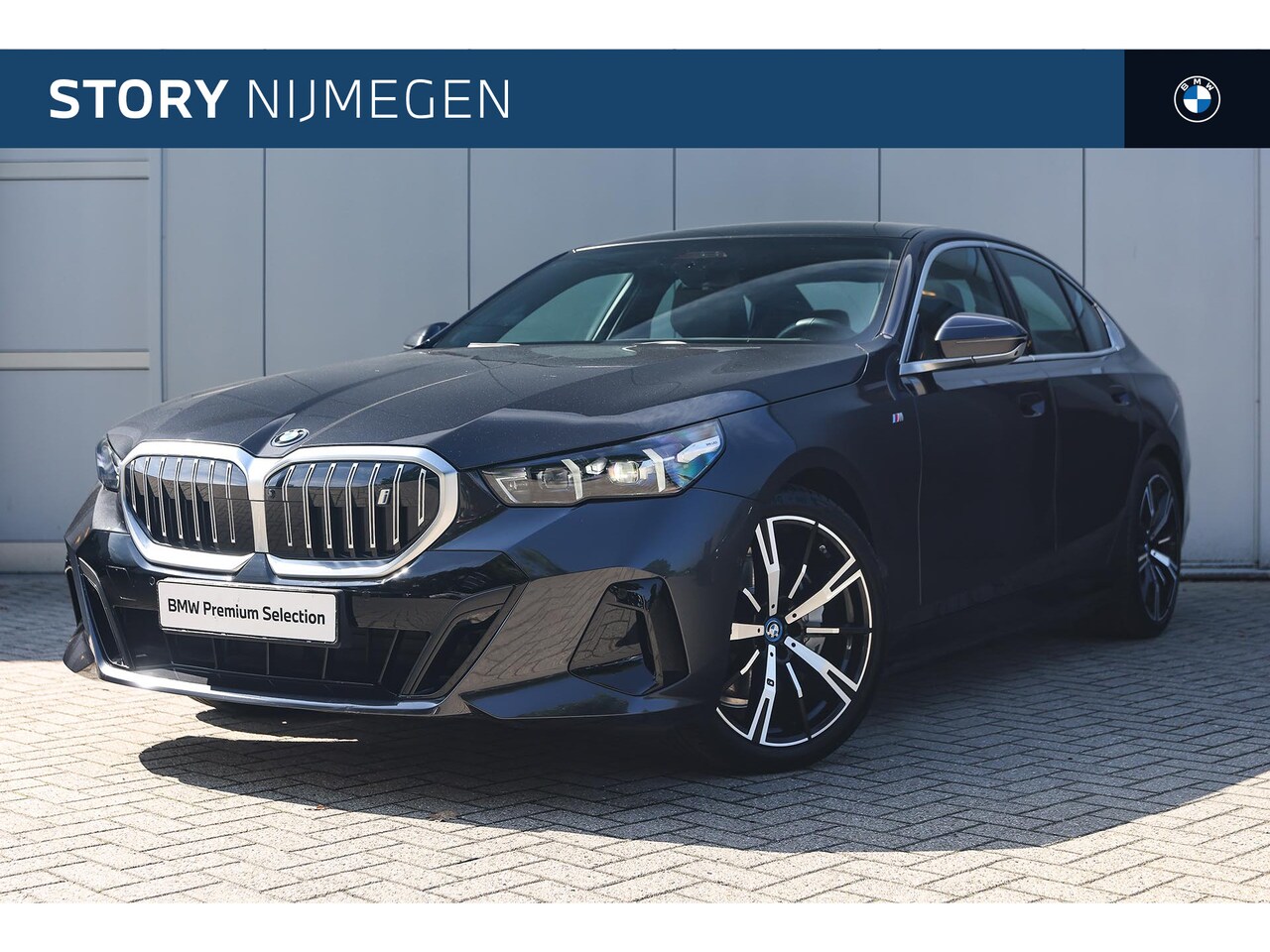 BMW i5 - eDrive40 M Sport / Panoramadak / Trekhaak / Stoelventilatie / Parking Assistant Profession - AutoWereld.nl