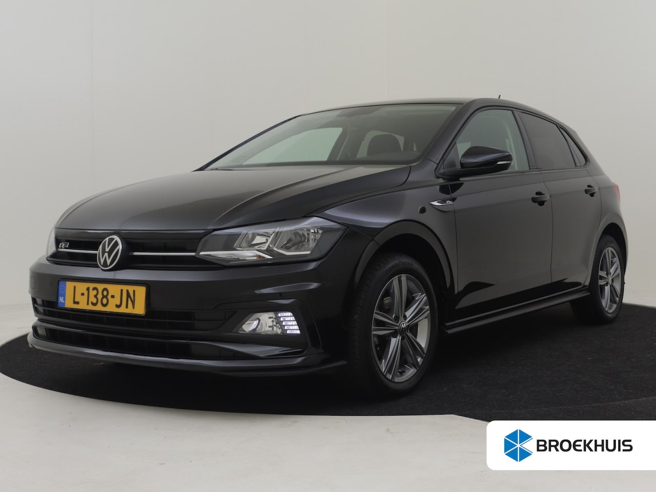 Volkswagen Polo - 1.0 TSI R-Line Edition 96pk Airco | Parkeersensoren v+a | Adaptief cruise control | Naviga - AutoWereld.nl