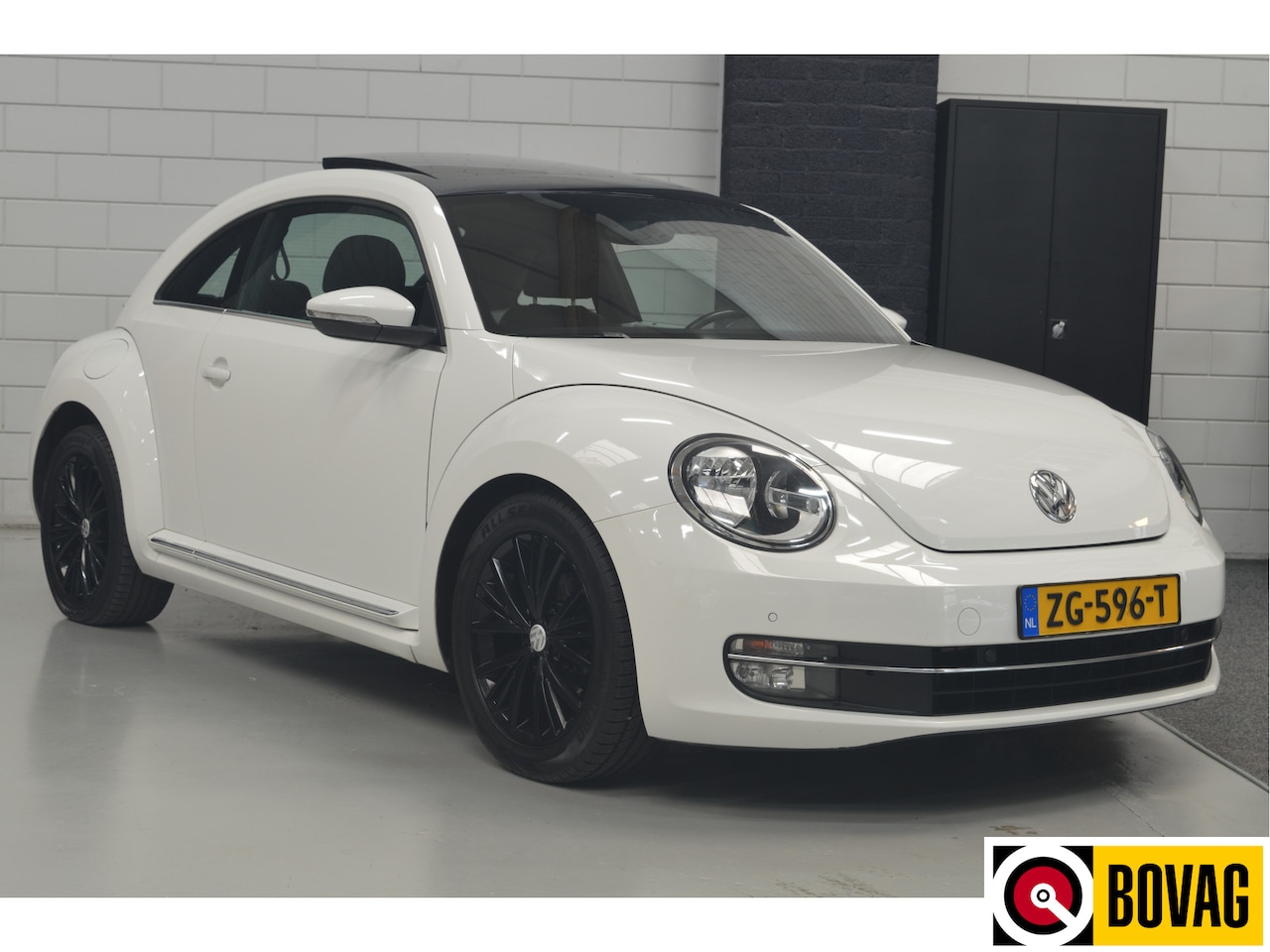 Volkswagen Beetle - 1.2 TSI Design // PANORAMADAK // CLIMA // CRUISE // NAVI // PDC VOOR&ACHTER // - AutoWereld.nl