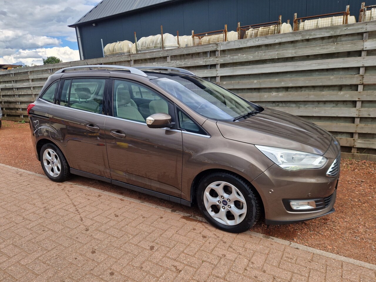 Ford Grand C-Max - 1.0 Titanium Panoramadak, Navigatie - AutoWereld.nl