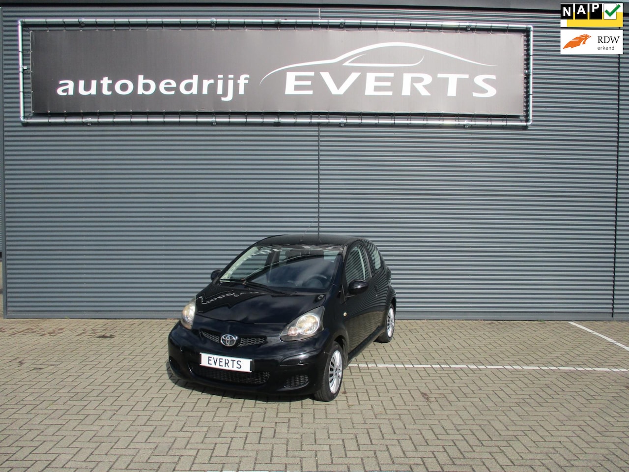 Toyota Aygo - 1.0-12V Comfort Apk 27-05-2026 Airco zeer nette dealer onderhouden auto zuinig en weinig b - AutoWereld.nl