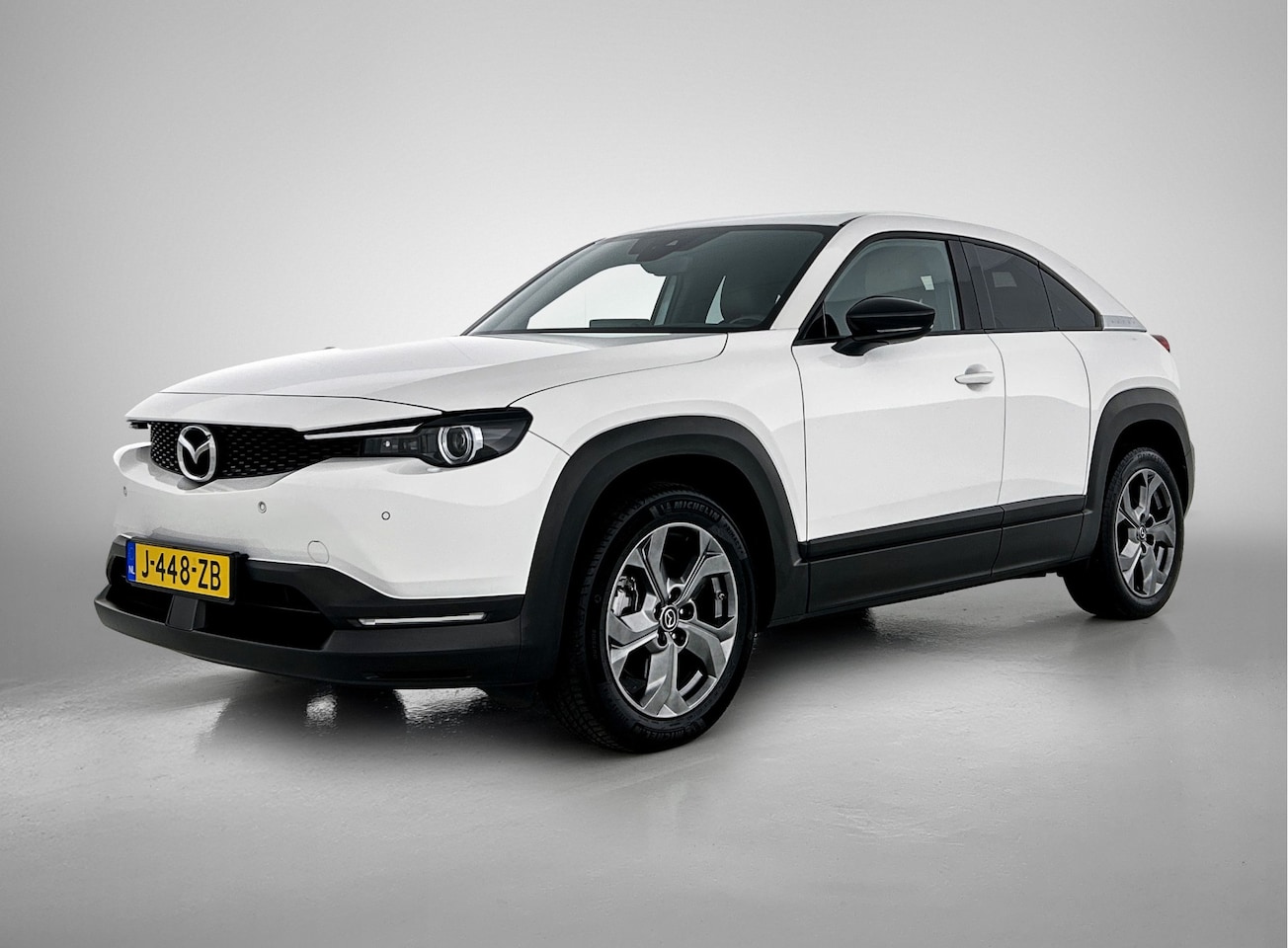 Mazda MX-30 - e-SkyActiv 145 First Edition 36 kWh Navigatie | Camera achter | Stoelverwarming | PDC | Li - AutoWereld.nl