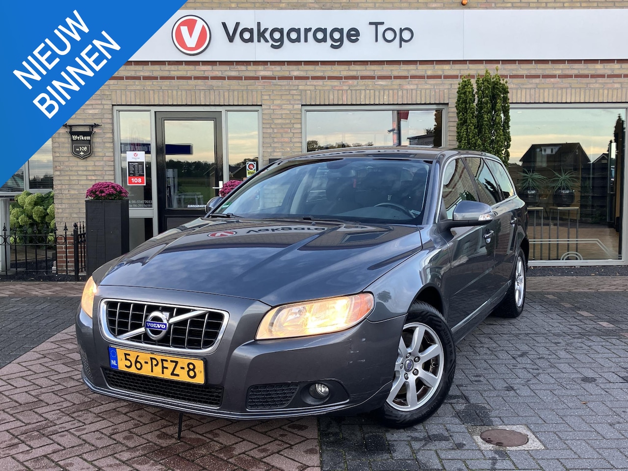 Volvo V70 - 2.4 D5 Kinetic | Trekhaak | Export / handel - AutoWereld.nl