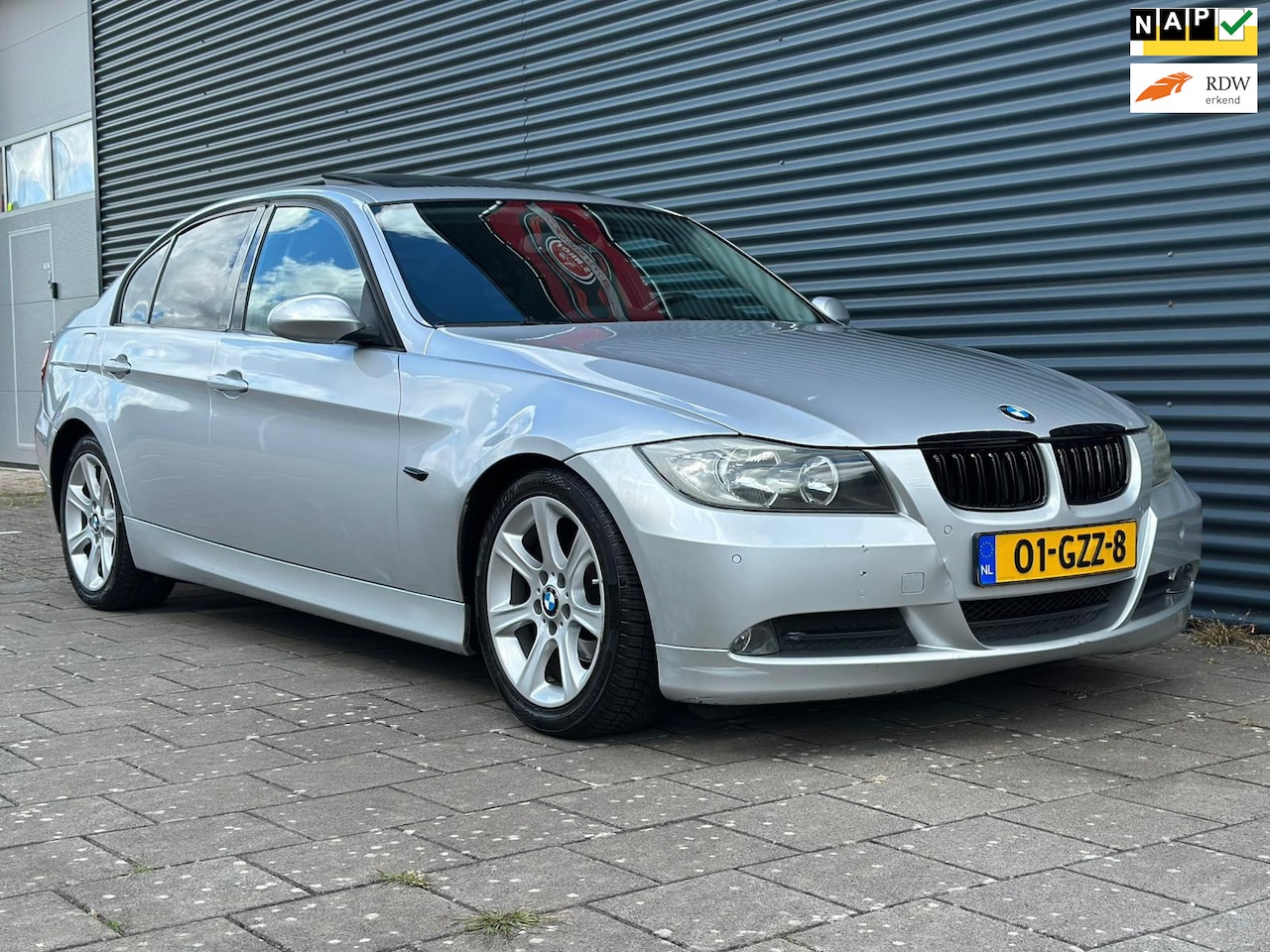 BMW 3-serie - 318i High Executive 318i High Executive - AutoWereld.nl