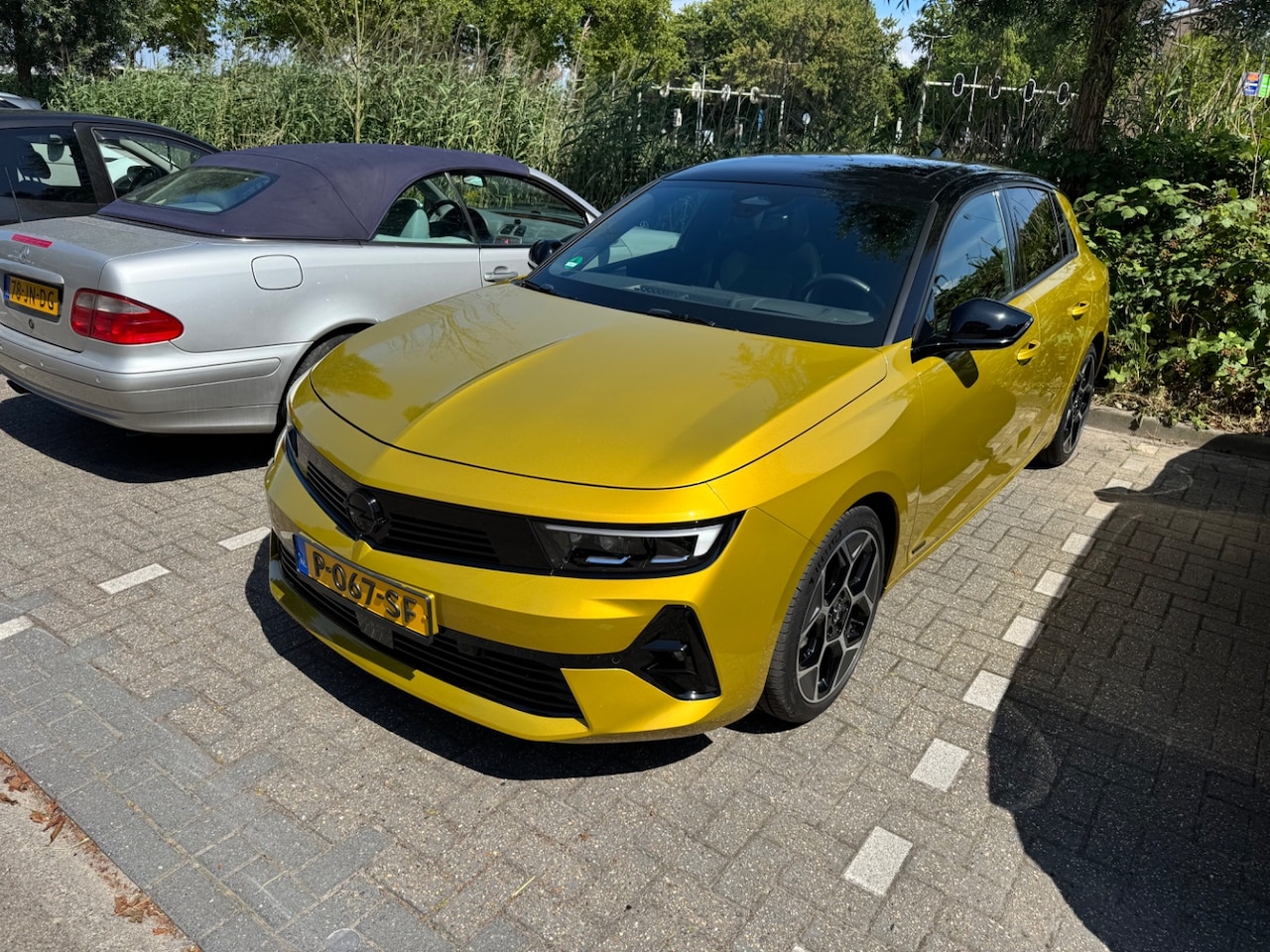 Opel Astra - 1.2 Ultimate 130pk Automaat | Schuif-/Kanteldak | Elektr. Stoelen | Stuur/Stoelverwarming - AutoWereld.nl