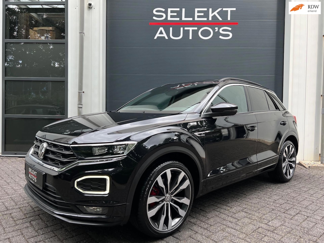 Volkswagen T-Roc - 2.0 TSI 4-Motion 3x R-Line DSG Virtual/Pano/Keyless/Trekhaak/ACC/Climate/Navigatie/Bluetoo - AutoWereld.nl