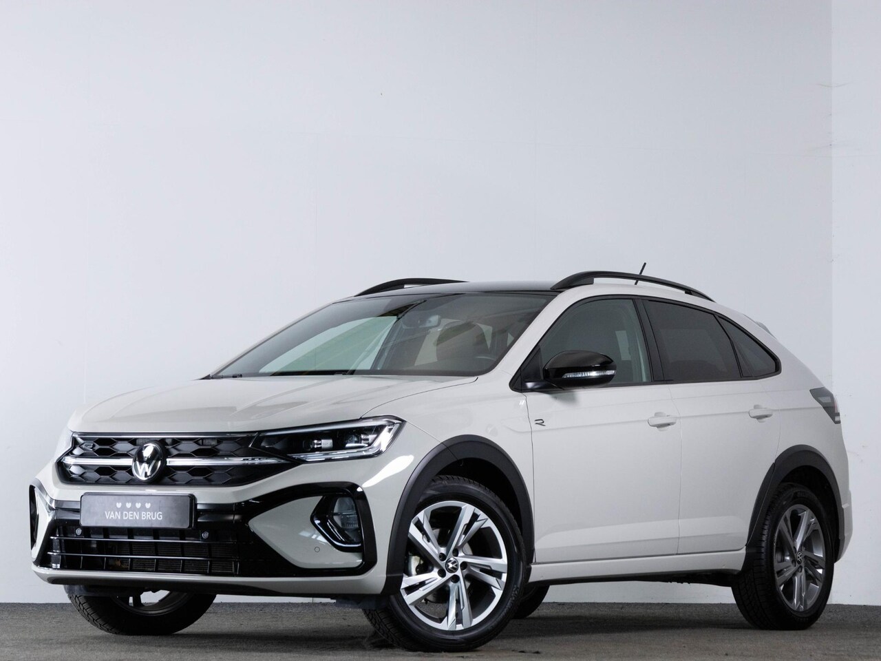 Volkswagen Taigo - R-Line 1.0 TSI 115 PK DSG | LED | Navigatie | Stoelverwarming | Travel Assist | - AutoWereld.nl