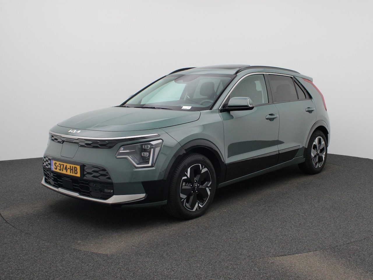 Kia Niro EV - ExecutiveLine 64.8 kWh | Eerste Eigenaar | Schuifdak | Harman Kardon | Elektische stoelen - AutoWereld.nl